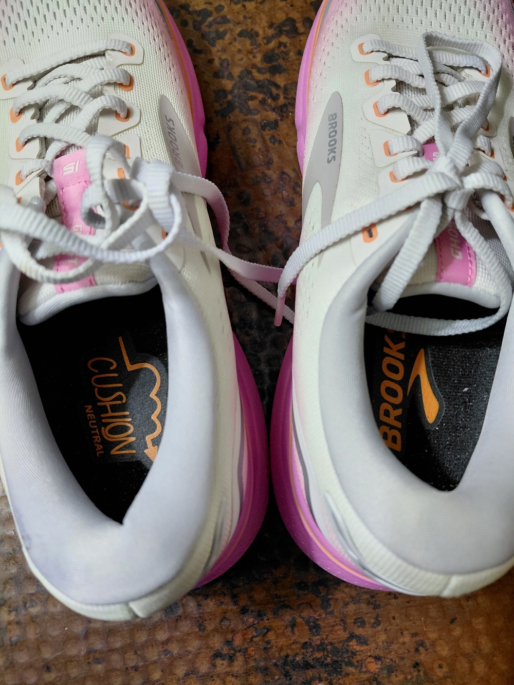 Brooks Sz. 10.5 Grey/Coconut/Fuchsia Ghost 15 Running Shoe - Picture 16 of 16